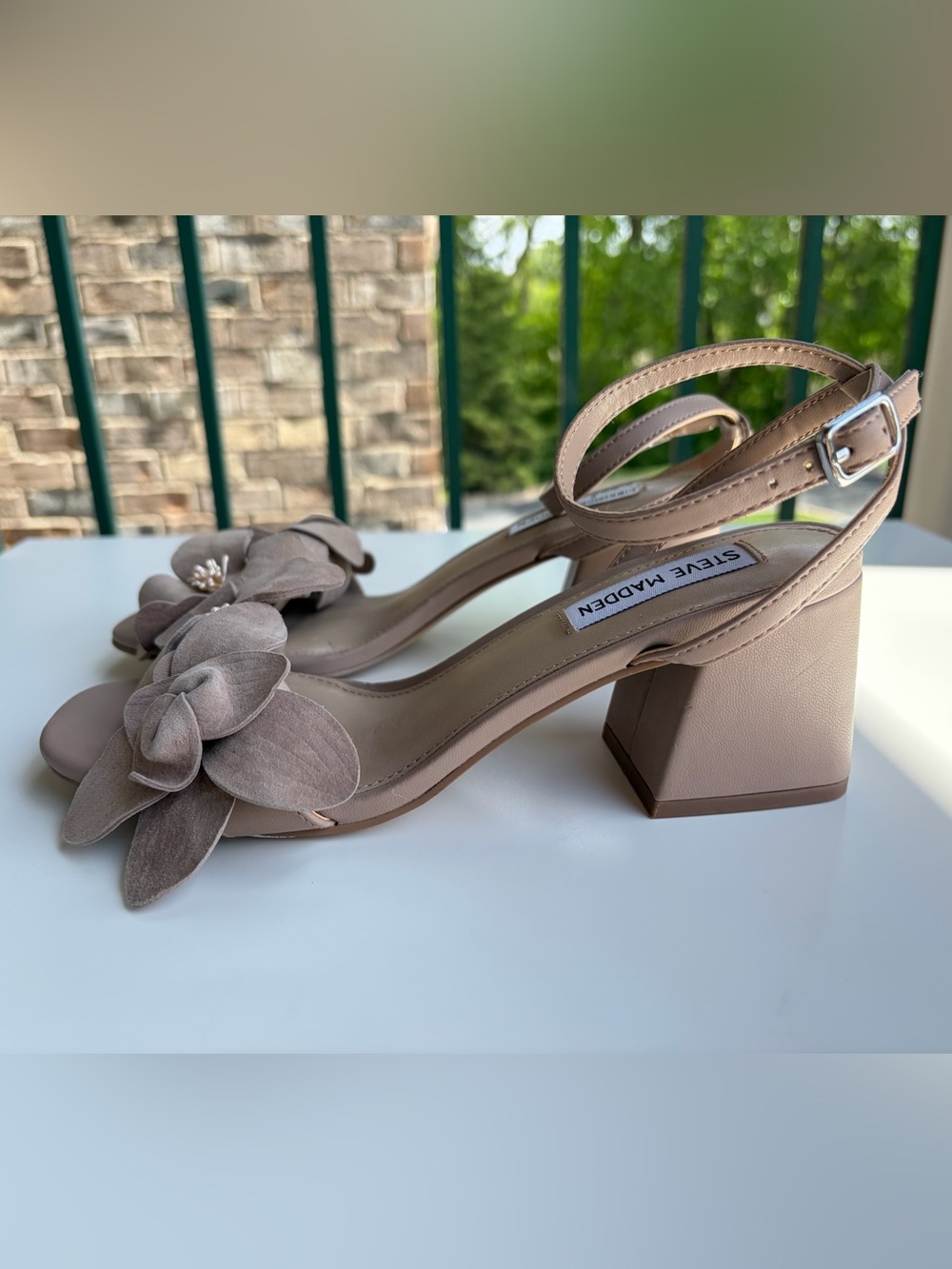 🆕🌺SteveMadden Floral Block Heel Sandals Nude Taupe 3D Flower Dress Heels Size6.5 - Picture 7 of 17